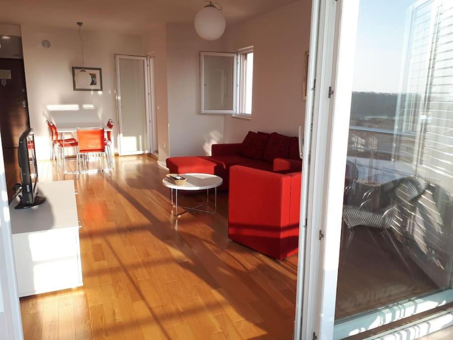 Apartment Lucija - Cozy Flat In The City Center With A Sea View & Parking Μακάρσκα Εξωτερικό φωτογραφία